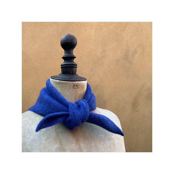 Neckerchief in Lambswool “Electric Indigo”