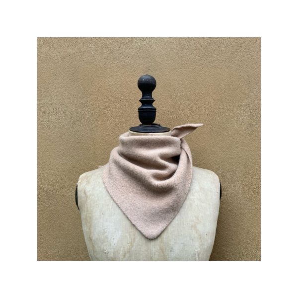 Neckerchief in Lambswool “Sandstorm” - Image 3