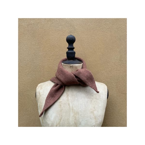 Neckerchief in Lambswool “Hazelnut” - Image 4