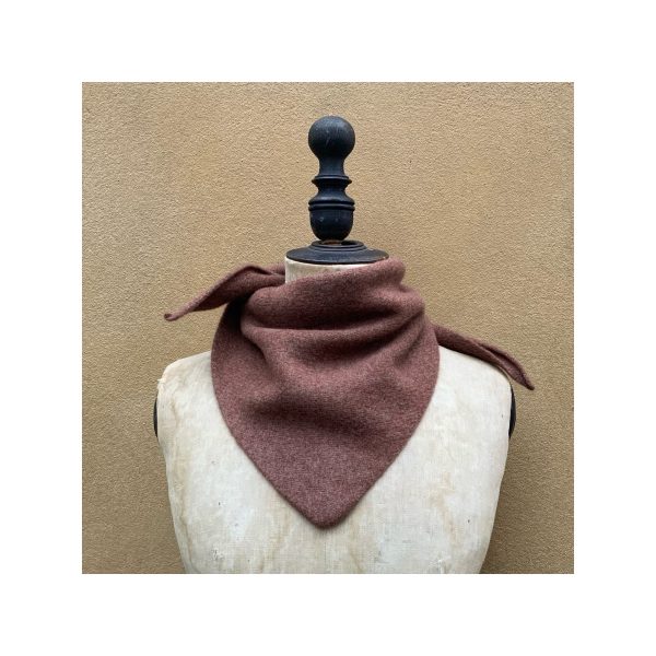 Neckerchief in Lambswool “Hazelnut” - Image 3